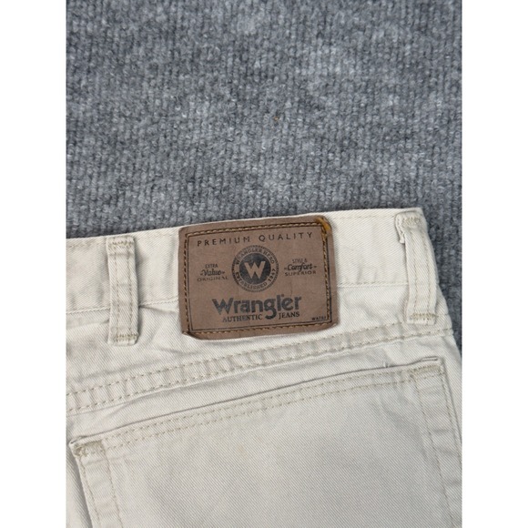 Wrangler Authentic Beige Carpenter Style Shorts 36 Made in USA 100% Cotton - Picture 2 of 16
